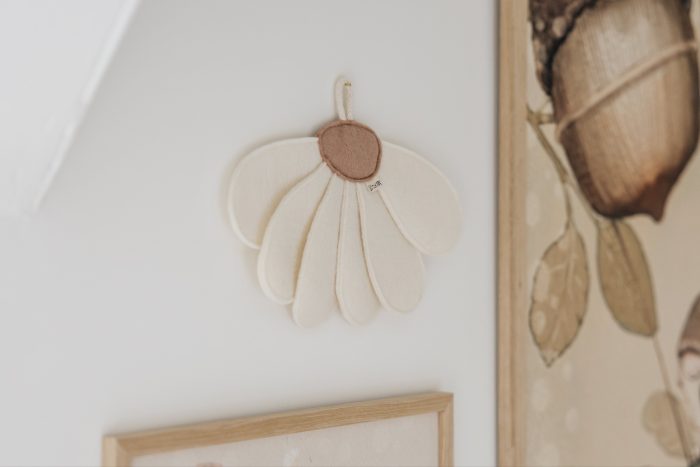 daisy wall hanger
